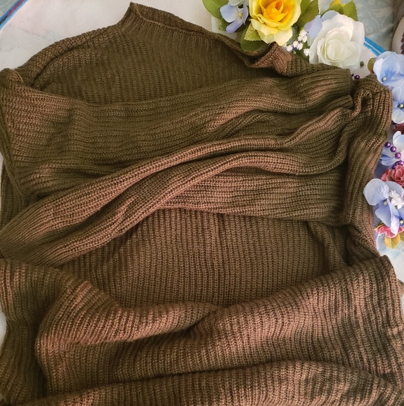 Sweater - Picture 1 of 3